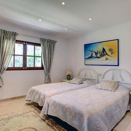 Exclusive Villa Las Palmeras Puerto Banus With Heated Private Swimming Pool, Marbella, Spain Exterior photo
