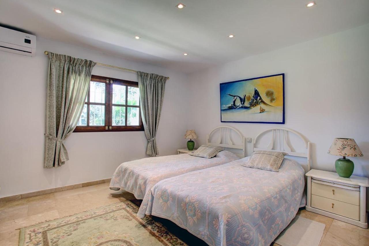 Exclusive Villa Las Palmeras Puerto Banus With Heated Private Swimming Pool, Marbella, Spain Exterior photo
