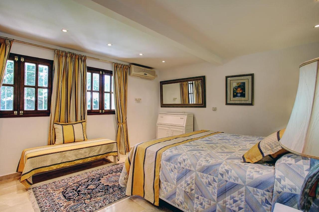 Exclusive Villa Las Palmeras Puerto Banus With Heated Private Swimming Pool, Marbella, Spain Exterior photo