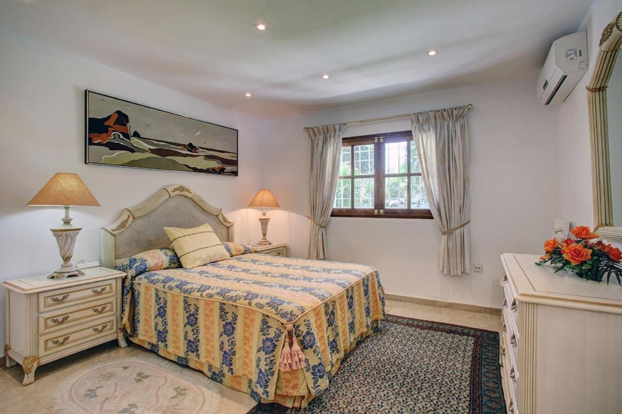 Exclusive Villa Las Palmeras Puerto Banus With Heated Private Swimming Pool, Marbella, Spain Exterior photo