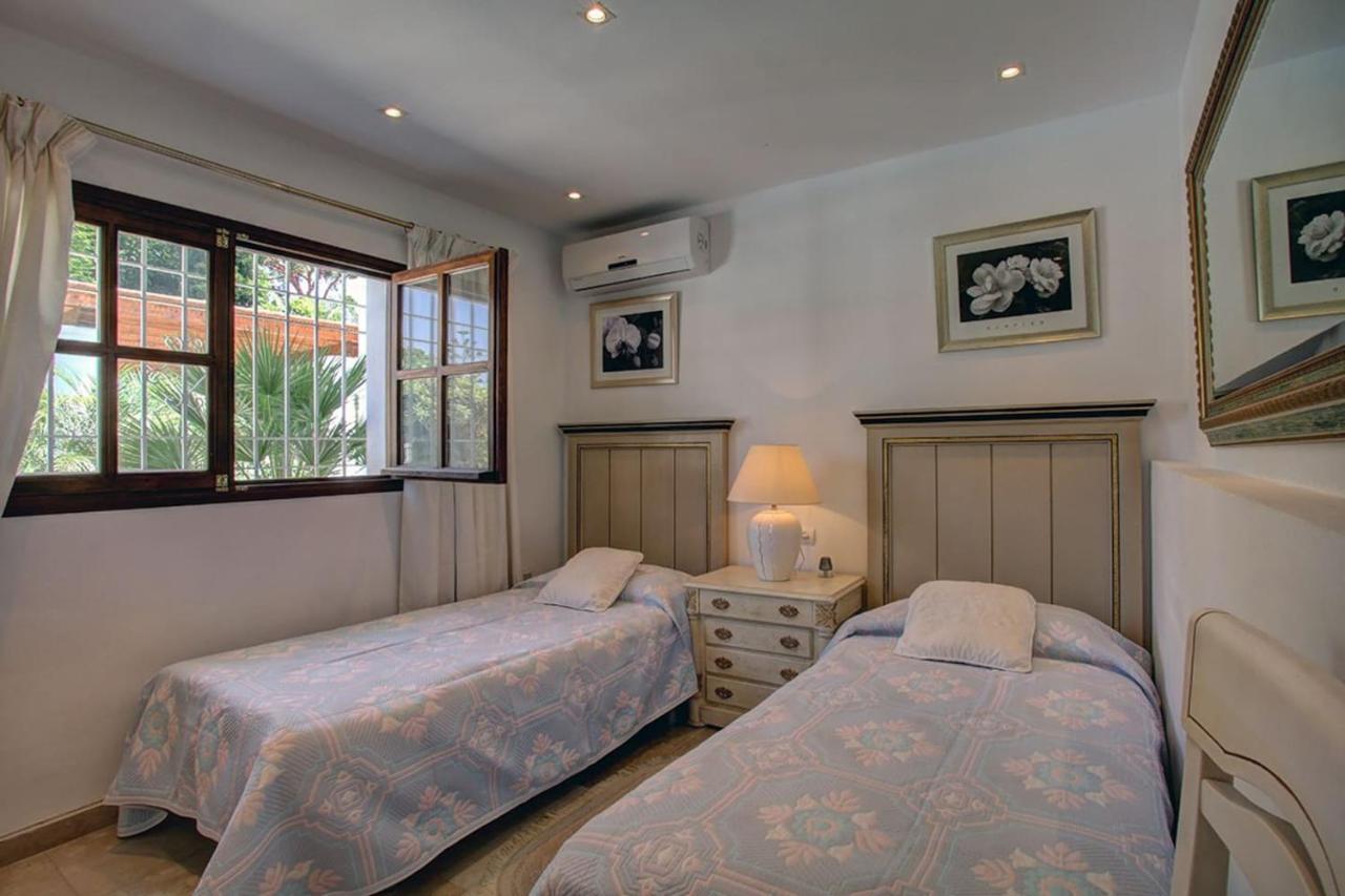 Exclusive Villa Las Palmeras Puerto Banus With Heated Private Swimming Pool, Marbella, Spain Exterior photo