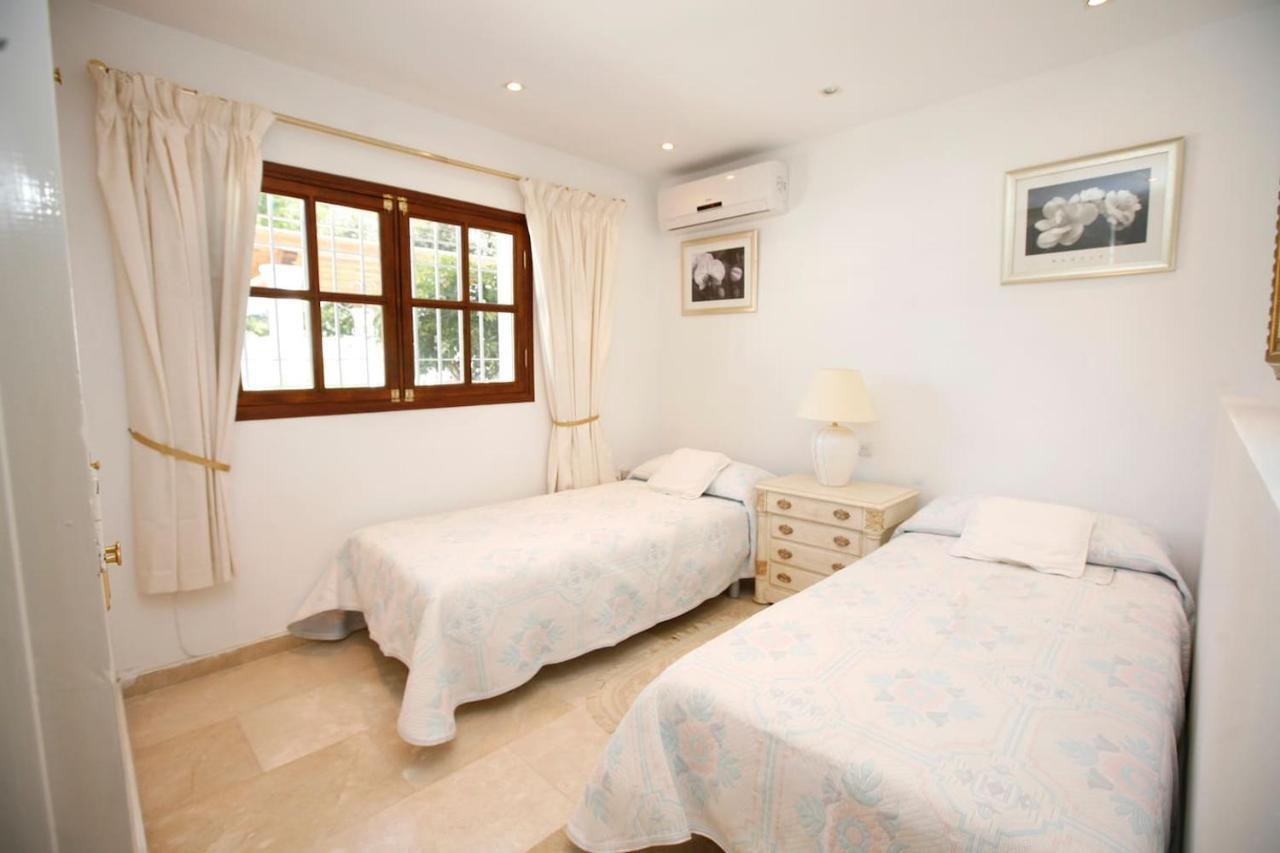 Exclusive Villa Las Palmeras Puerto Banus With Heated Private Swimming Pool, Marbella, Spain Exterior photo